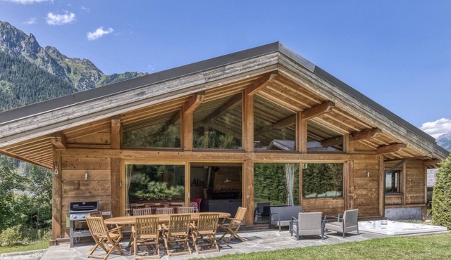 Chalet Chal'heureux - Simply stunning chalet hand built by a master craftsman - 5 bedrooms