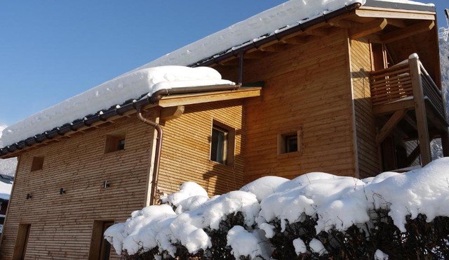Chalet Champion 1