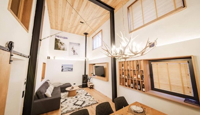 Chalet Charm - Private Mountain Retreat with Sauna, Jacuzzi & Kids Playroom