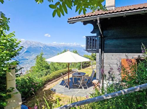 Chalet Cheechako by Interhome