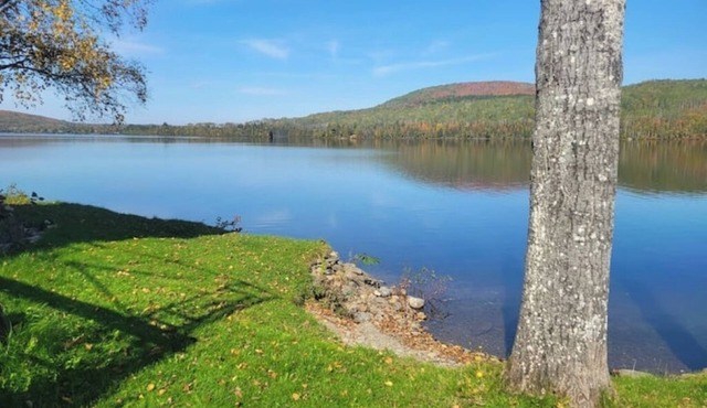 Chalet des frontières-Le 520 Lac Long Riviere-Bleue