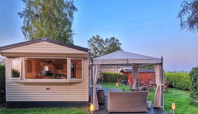 Chalet E009 with a big Garden