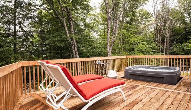 Chalet Everest - few minutes from Mont-Tremblant with hot tub