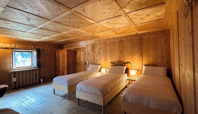 Chalet from 1792, authentic alpine soul full of tradition and history without filters