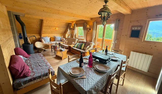 Chalet 'Gite' with Mountain View