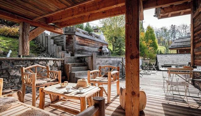 Chalet Hayoka - Ski-in, ski-out chalet with a wellness area - OVO Network