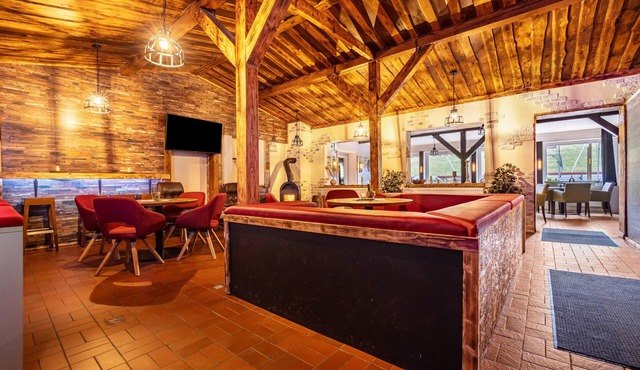 Chalet 'Hillside Nature' with Private Terrace, Balcony and Wi-Fi
