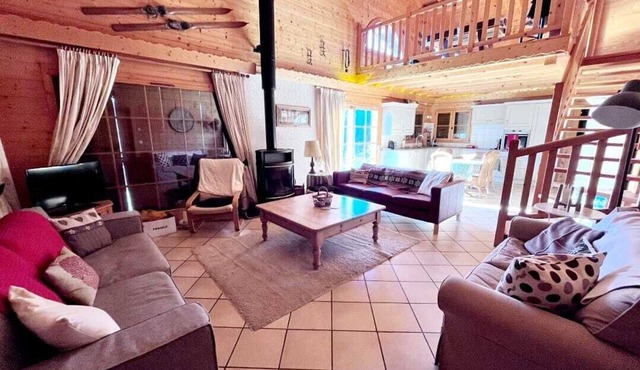 Chalet in Les Gets - Sleeps 9 - Stunning Views