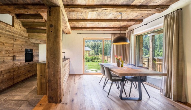 Chalet 'Zu Wosser' with Mountain Views, Private Terrace and Garden