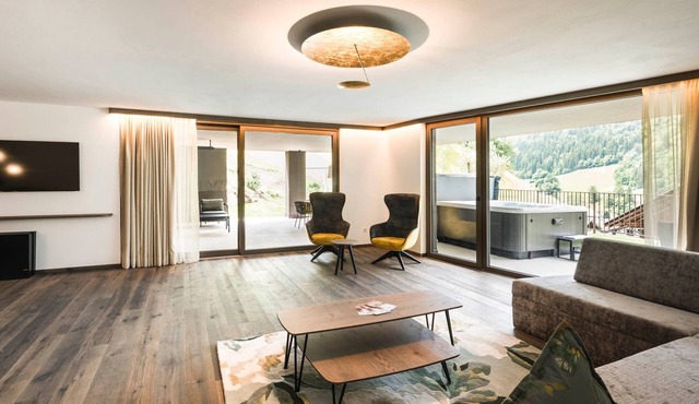 Chalet Merino with Mountain View, 167 m² Private Jacuzzi, Opening May 2026