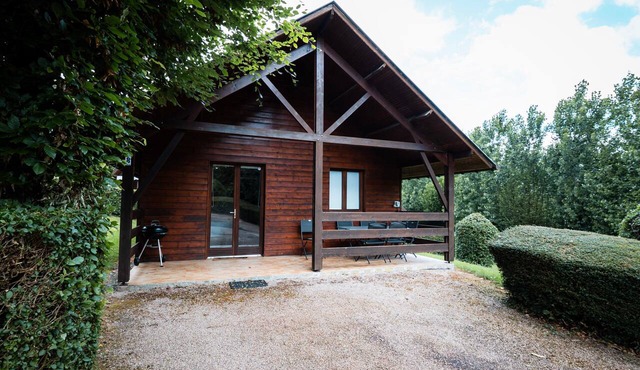 Chalet Jacobin 6p with Shared Pool, Terrace and Wi-Fi