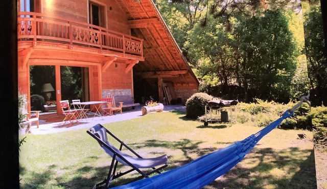 Chalet La Luge with exceptional valley views