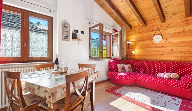 Chalet 'Maison Du Coeur - Bien-être' with Mountain View, Private Terrace and Wi-Fi