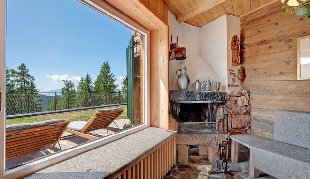 Chalet 'Magdalena' with Mountain View, Private Terrace and Wi-Fi