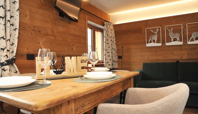 Chalet Peter Serrada, a few meters from the slopes, in villa surrounded by forest