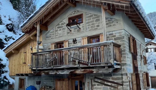 Chalet 'Saint Roch' with Mountain View, Private Terrace and Wi-Fi
