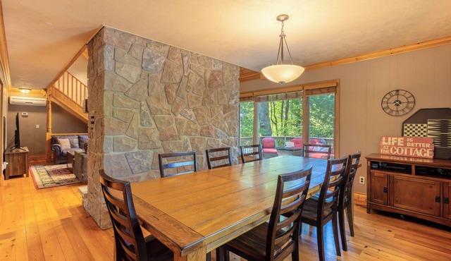Chalet style Spacious 4BR/3BA, steps from the beach Multi-family, pet friendly