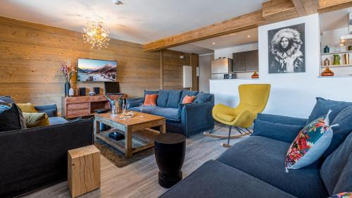 Chalet Violette by Les Etincelles