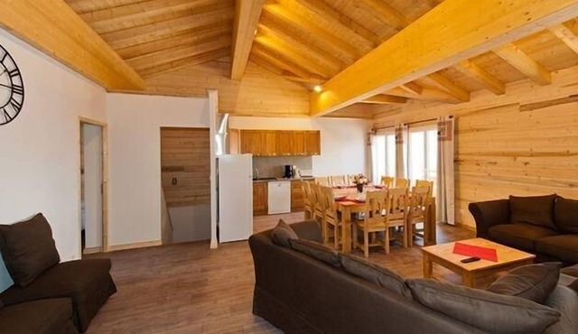 Chalet, wifi, balcony, fireplace or stove, parking, tv, 130m², Les Menuires