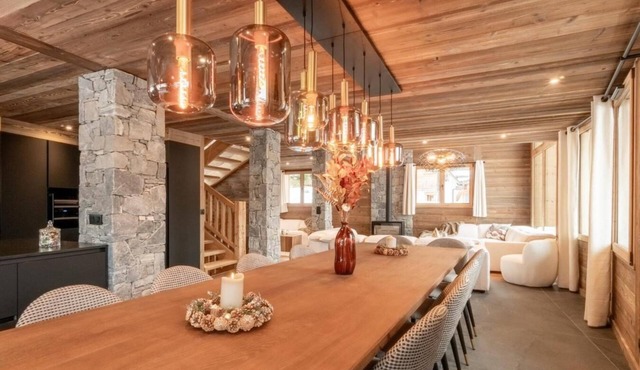 Chalet, wifi, Ground floor, sauna, balcony, parking, tv, ski locker, 270m², Les Gets