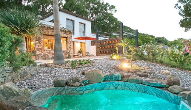 Chalet Wind - Secluded private estate with breathtaking views near the beach