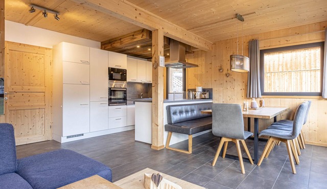 Chalet with 4 bedrooms for up to 8 people