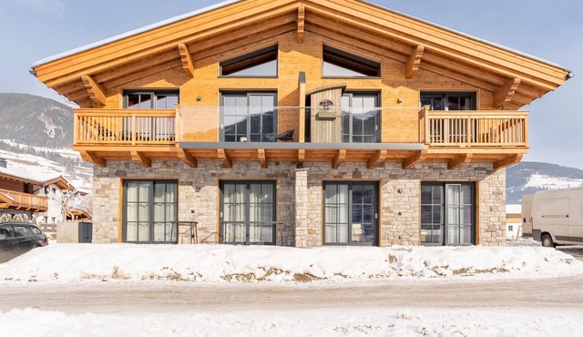Chalet with e-fireplace and mountain views