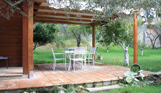 CHALET WITH GARDEN AND POOL