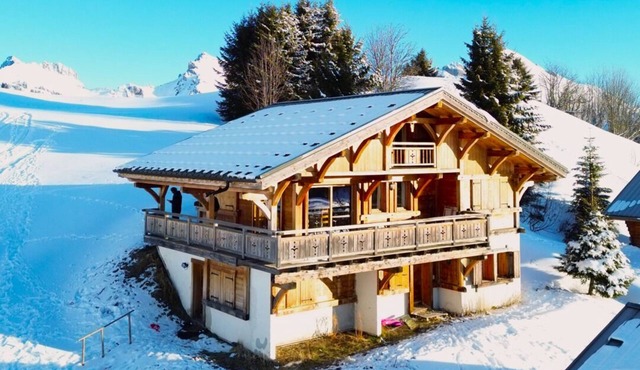 Chalet with panoramic Mont-Blanc view in Le Praz-de-Lys - Sleeps 8 to 12