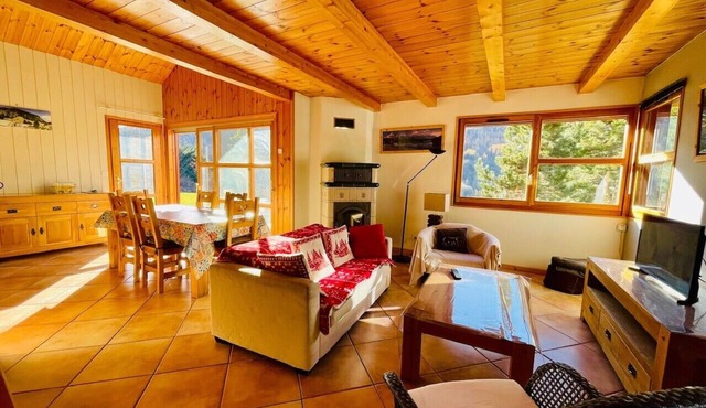 Chalet with spacious garden in Briançon