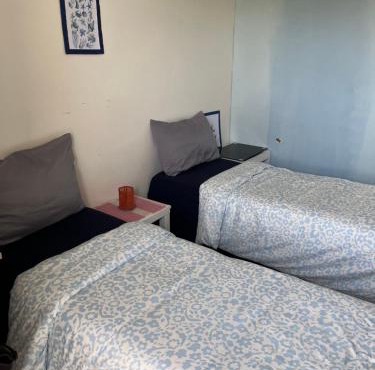 chambre cosy balcony en bord de mer