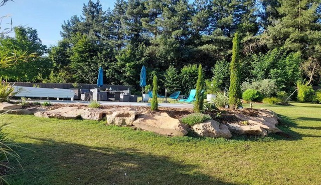 CHAMBRE DANS UN ECRIN DE VERDURE