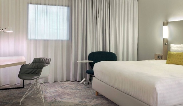 Chambre moderne | À 4km de CDG + navette gratuite
