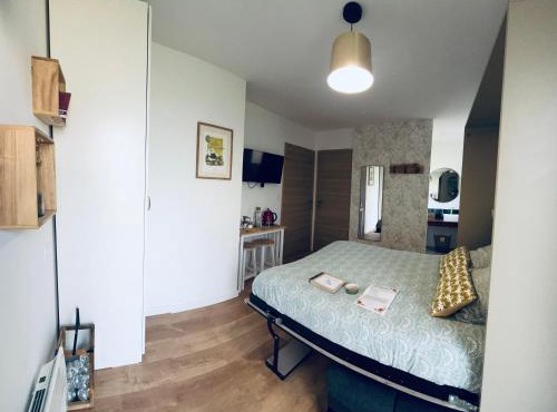 Chambre privée avec SDB et WC puy dufou A87