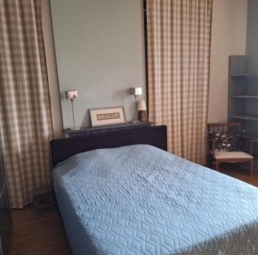 Chambre privée dans une maison ancienne