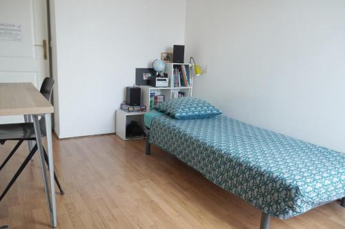 chambre privée POUR FEMME UNIQUEMENT dans appartement à partager - 15 minutes Paris-10 minutes stade de France
