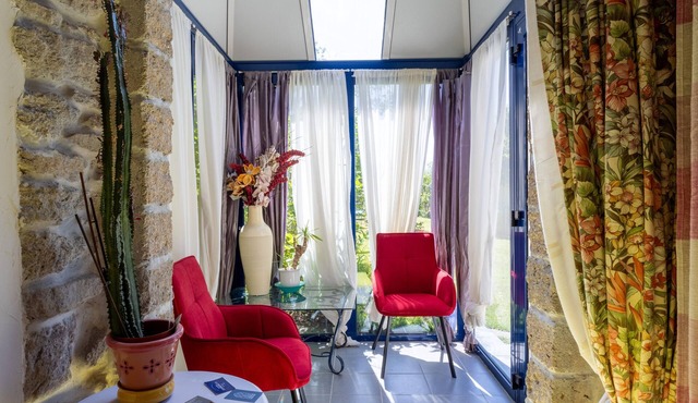 'Chambre Ty Ellen' Guest Room with Shared Garden and Wi-Fi