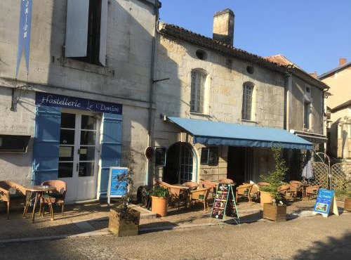 Chambres d'Hotes Hostellerie Le Donjon