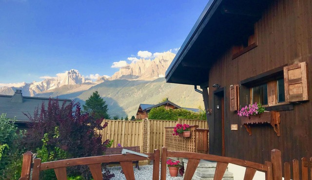 Chamonix Valley chalet in quiet location with private sunny garden and views