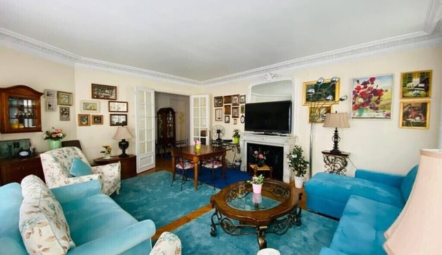 Champs Elysees Arc De Triomphe Exquisite 4 Bedroom Apartment