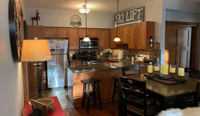 Changes in Altitude at Settler’s Crossing-Private Hot tub-Heated Parking