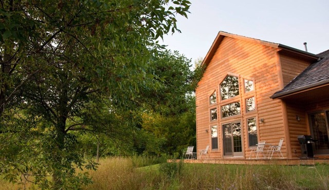 Chanticleer Cabins Evergreen Cabin