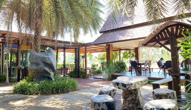 Chaophaya Thara Riverside