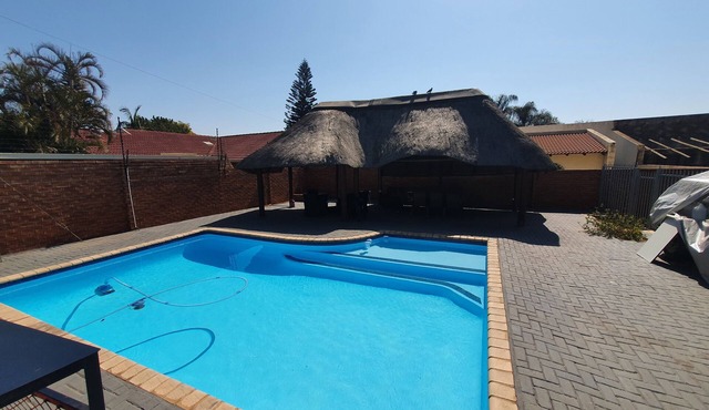 Chapter One Overnight Cottage is a spacious and private self-catering cottage