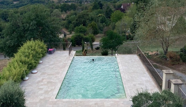 Character property 2 dwellings, sleeps 12, 2.5 km from historic center FIGEAC