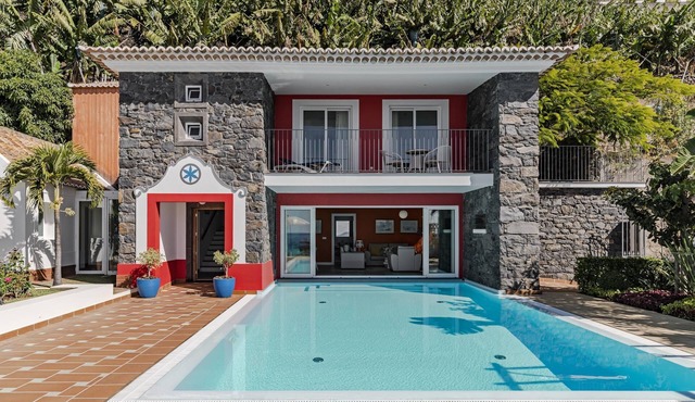 Character villa, access to beach| Villa Do Mar III