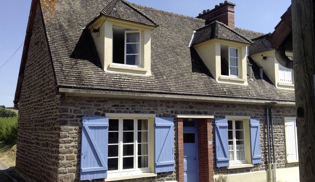 Characterful country cottage in the heart of Normandy
