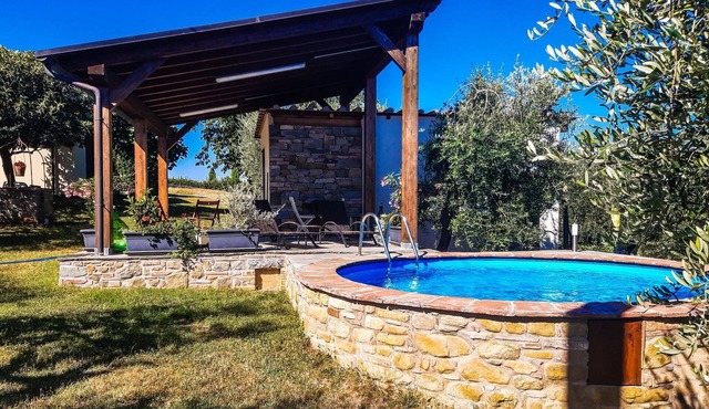 Characteristic small stone house ideal for couples for a romantic holiday. Air conditioning, Wi-Fi a