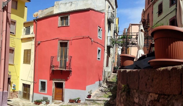 Characteristic little house in the historic center at the foot of the Malaspina castle