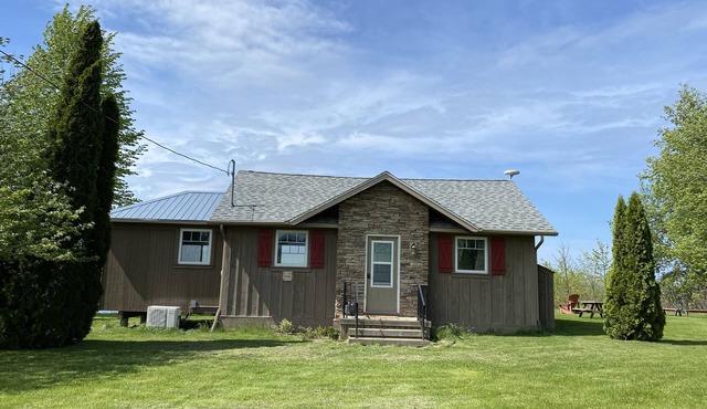 Chardonnay Cottage on the lake